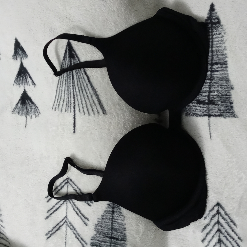 Victorias Secret Black Push-Up Bra 32D